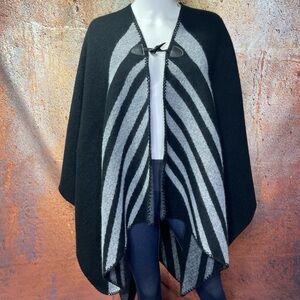 NWT Soft Surroundings Black and Gray Women's Sweater Cape